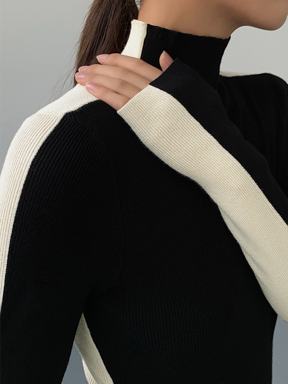 Juno | Relaxed Fit Two-Tone Holiday Knit Top