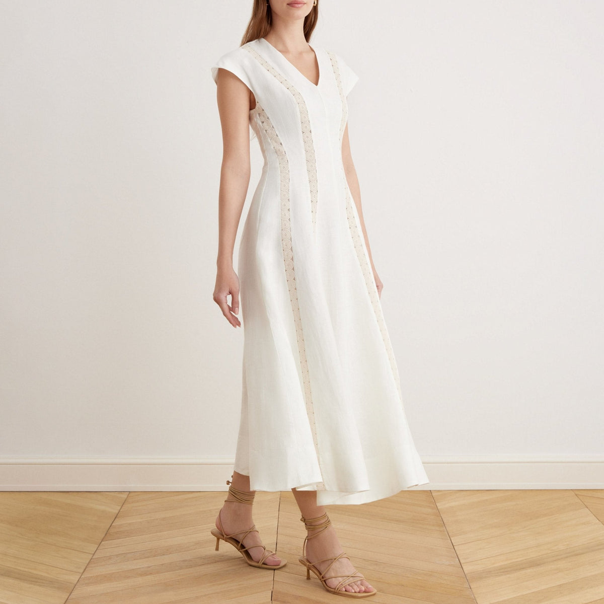 Lillian | Flared Fit V-Neck Linen Summer Dress