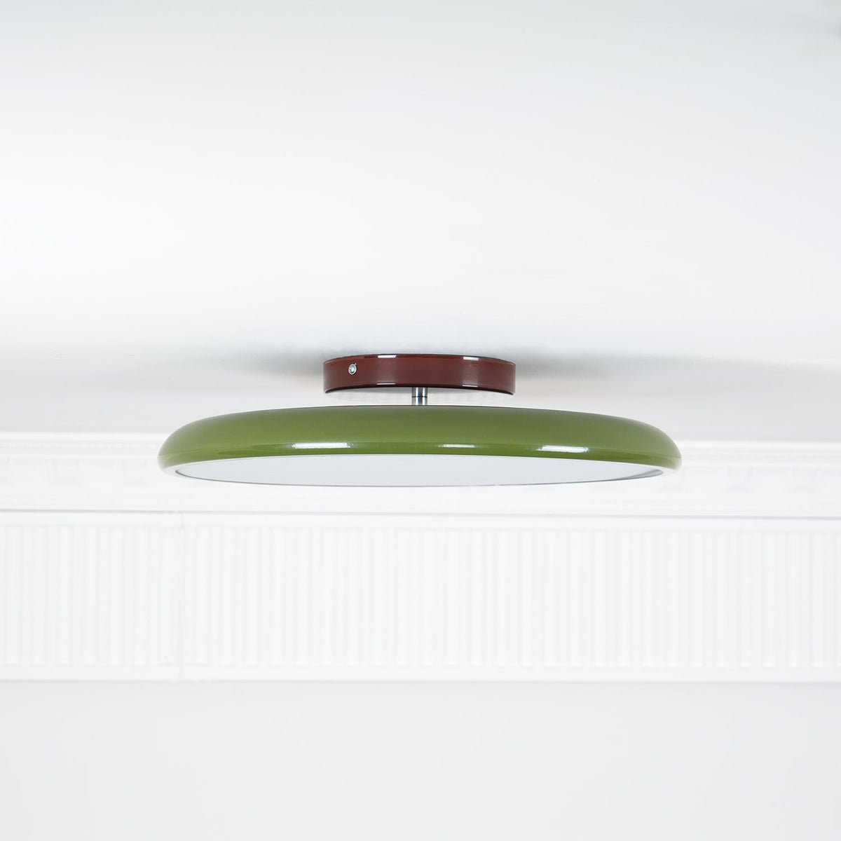 Matte Black Adjustable Ceiling Lamp with Soft Diffused Light – Ideal for Living Room or Bedroom