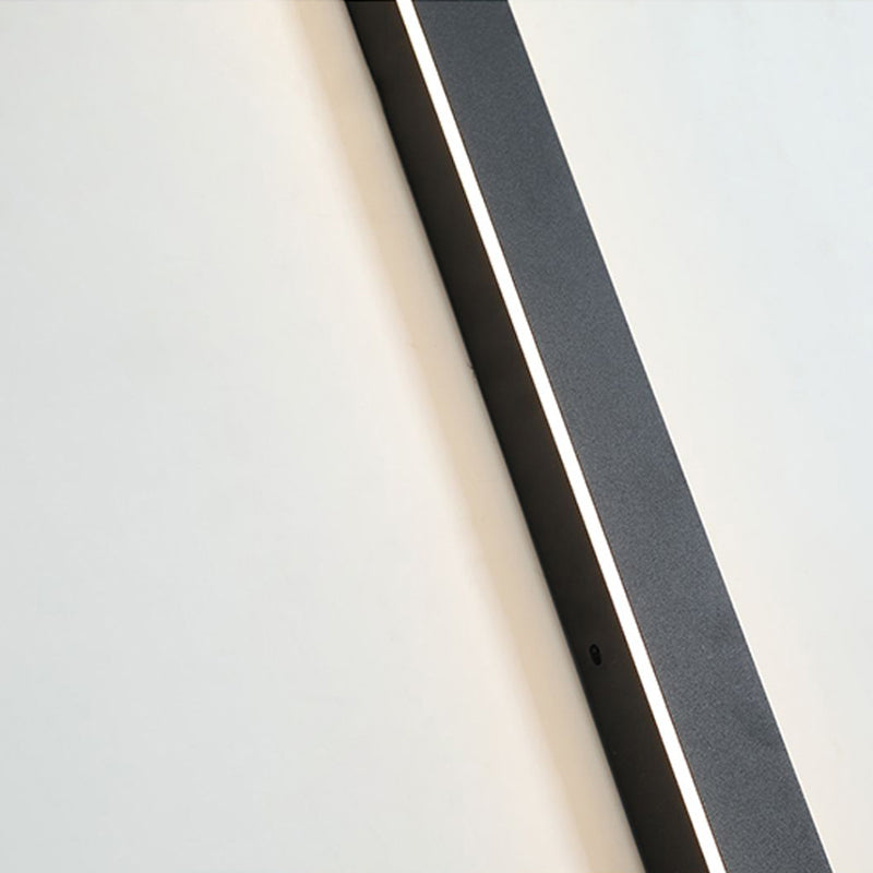 Minimalist Waterproof LED Wall Light with IP65 Rating – Ideal for Outdoor Spaces by Westmont