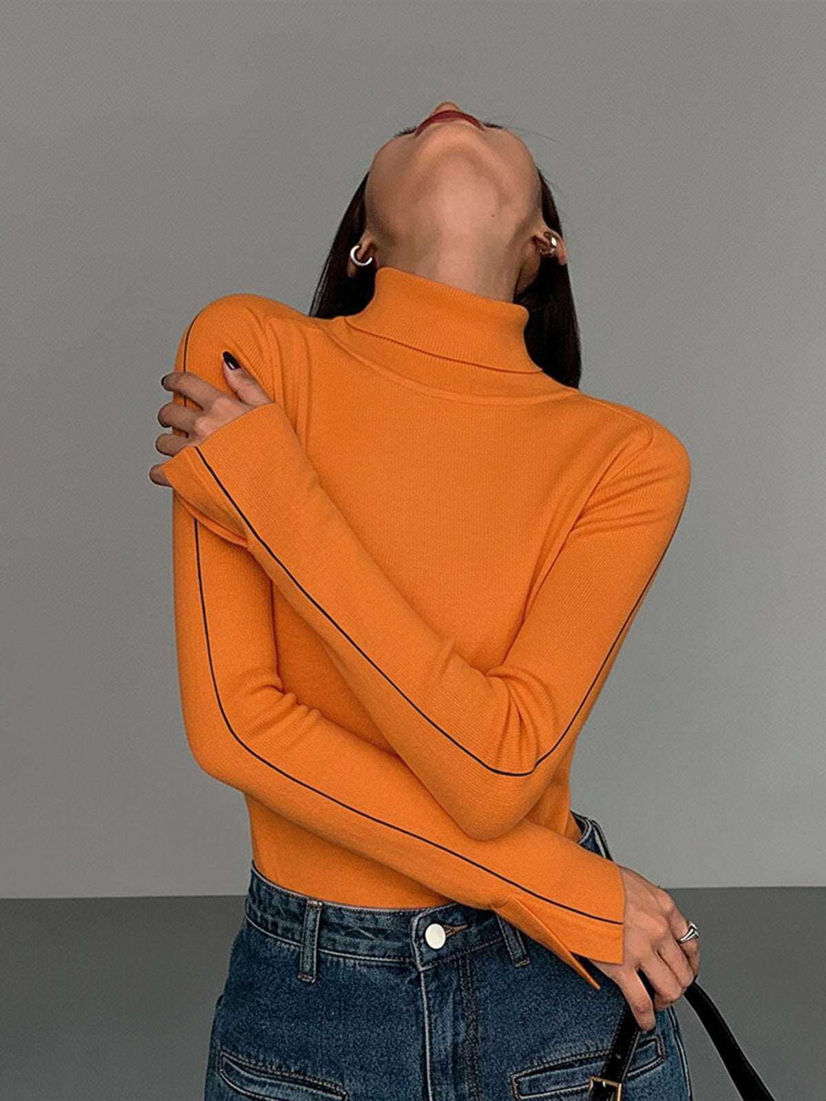 Raven | Fitted Contrast Piping Holiday Sweater