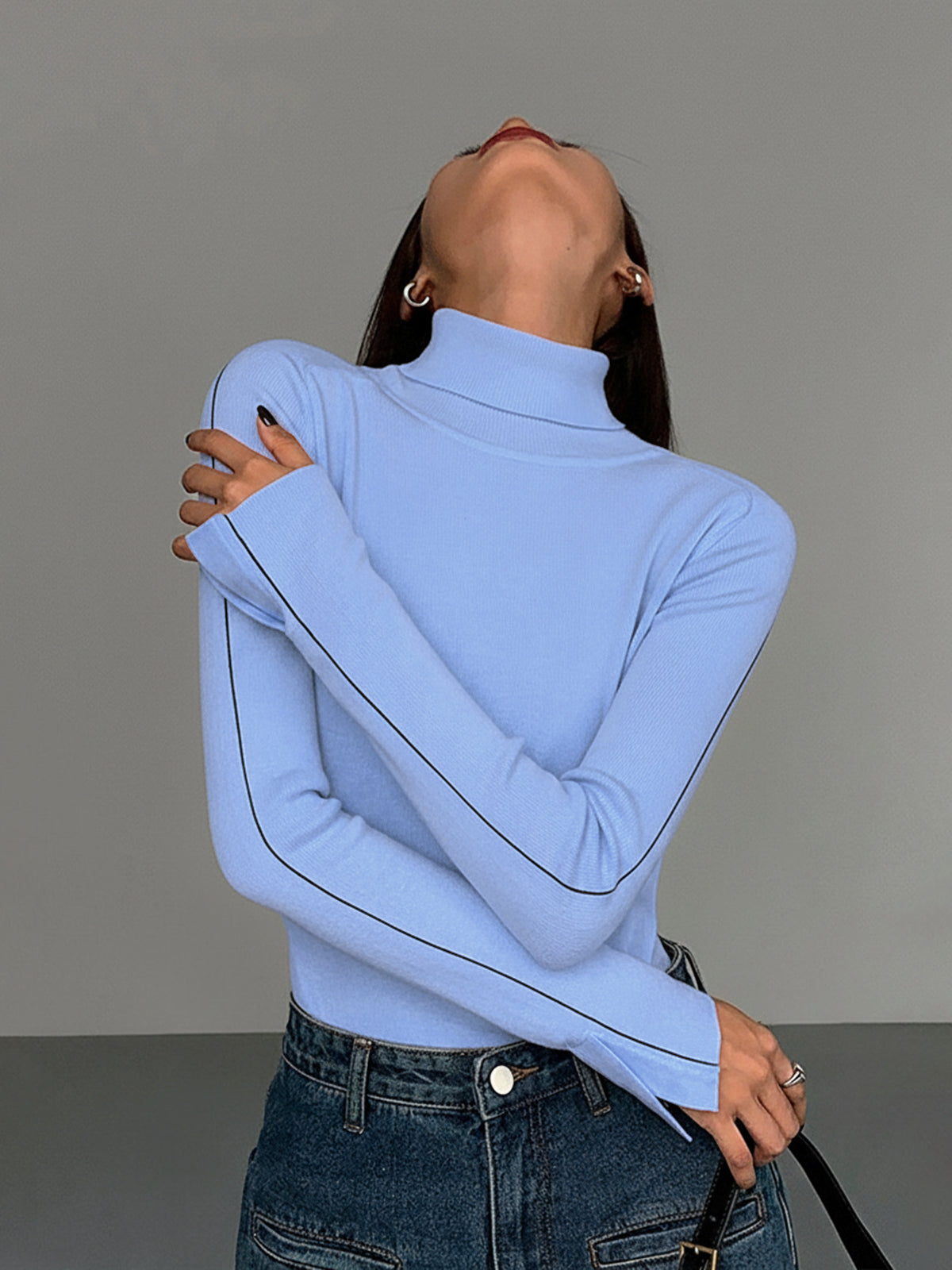 Raven | Fitted Contrast Piping Holiday Sweater